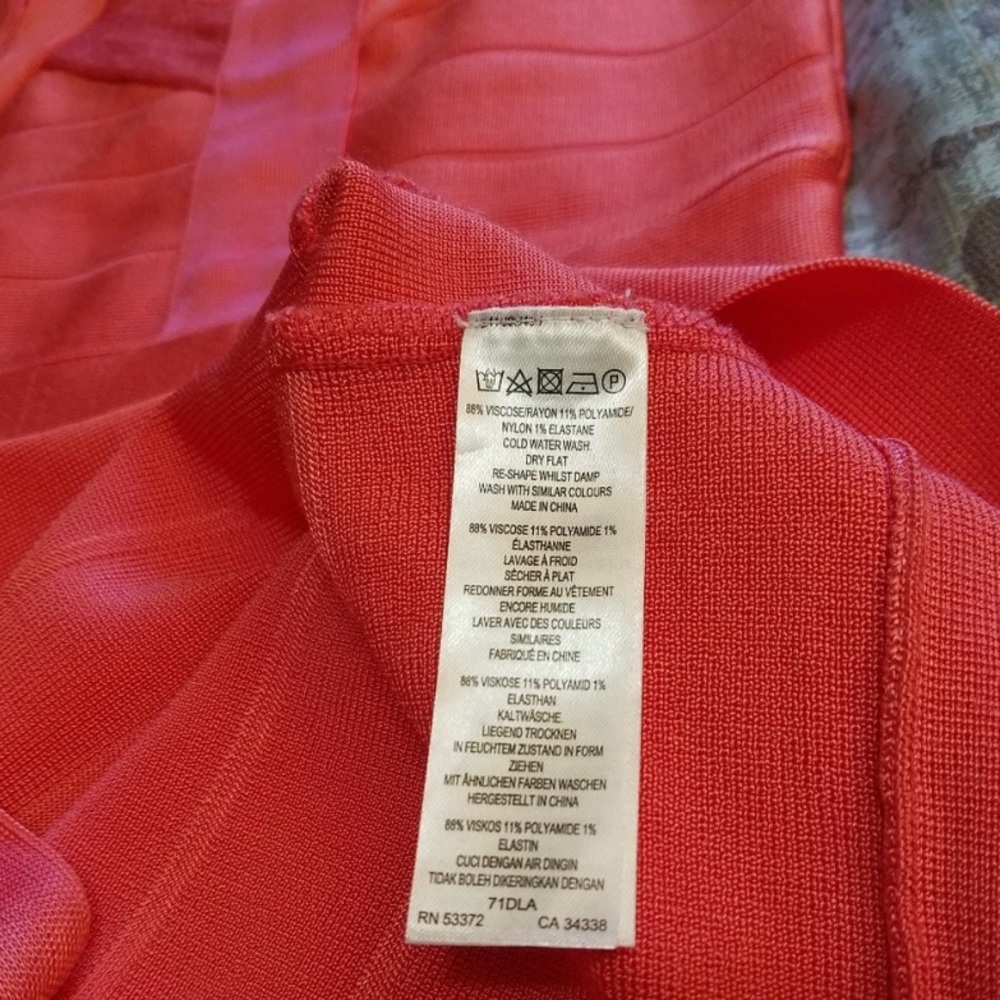 French Connection Coral body con dress. Size 0 - Picture 5 of 8